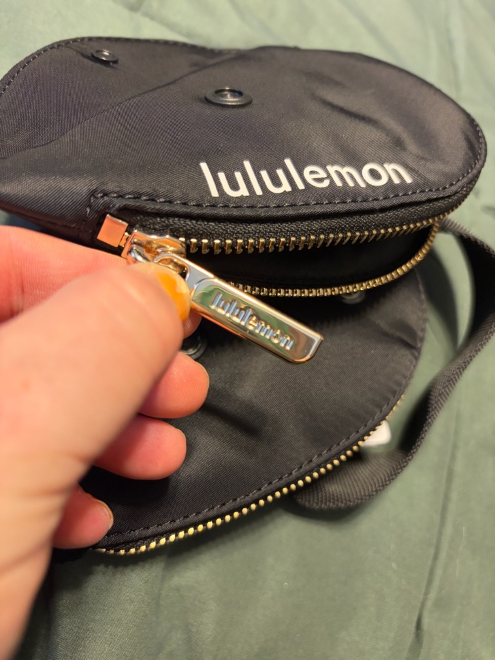 lululemon athletica Heart Wristlet Pouch in Black/gold - Picture 7 of 7